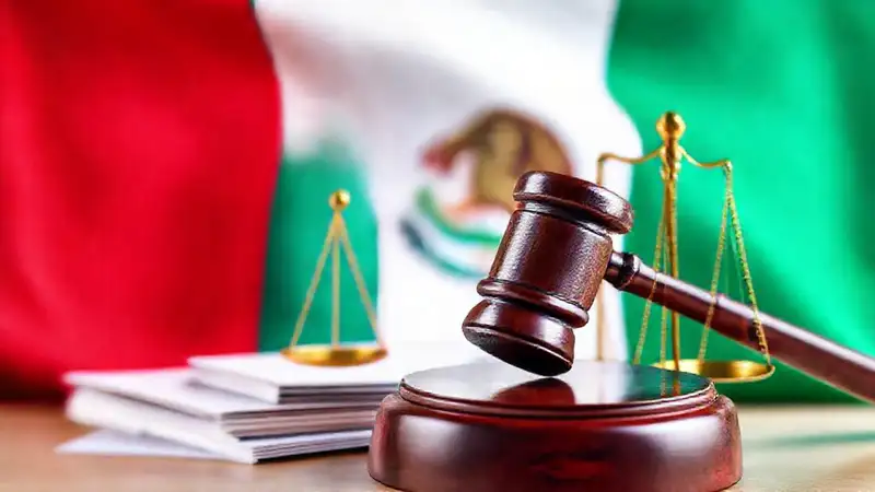 Documentos legales protegen la identidad mexicana